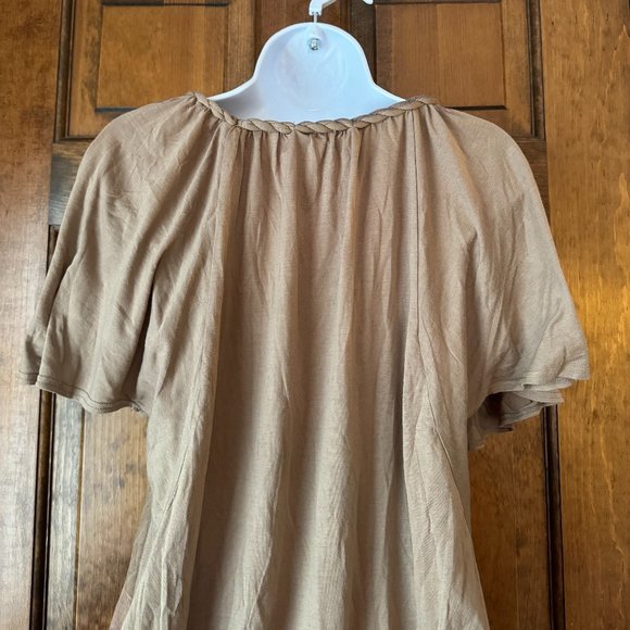 Charlotte Russe Taupe w/Mauve Flowers Pullover Top Large - Picture 9 of 12